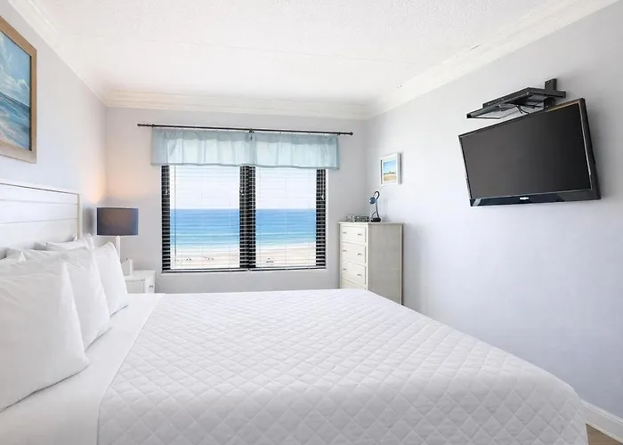 Apartment Island Winds East 503
